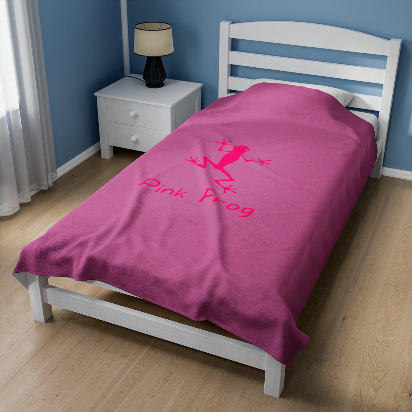 Luxurious Pink Velveteen Plush Blanket: Frogging Comfort